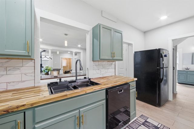 1124 S Market, Wichita, KS 67211