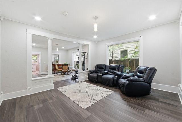 1124 S Market, Wichita, KS 67211
