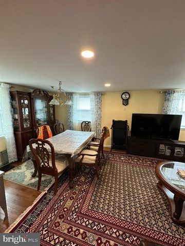 821 N TUCKAHOE RD, Williamstown, NJ 08094