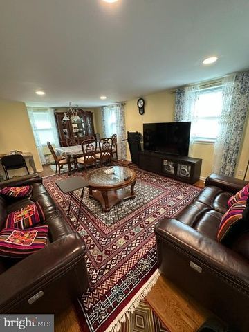 821 N TUCKAHOE RD, Williamstown, NJ 08094