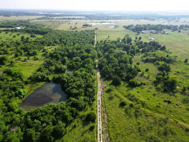 182 Hill County Road 3352, Hubbard, TX 76648