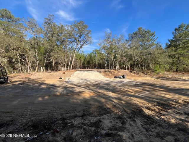 302 KENNEDY Avenue, Interlachen, FL 32148