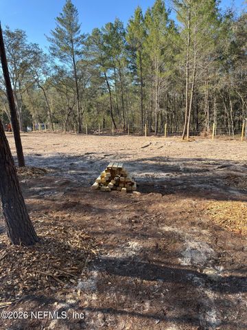 302 KENNEDY Avenue, Interlachen, FL 32148