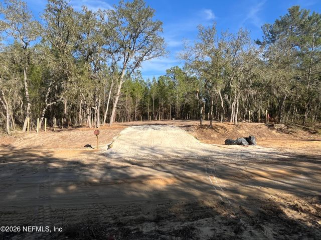 302 KENNEDY Avenue, Interlachen, FL 32148