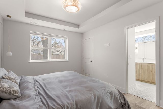 612 Kenwood Avenue, Libertyville, IL 60048