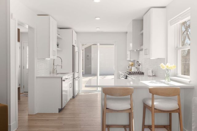 612 Kenwood Avenue, Libertyville, IL 60048