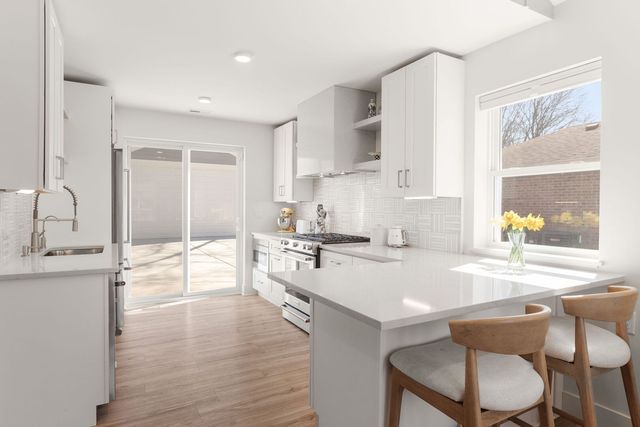 612 Kenwood Avenue, Libertyville, IL 60048