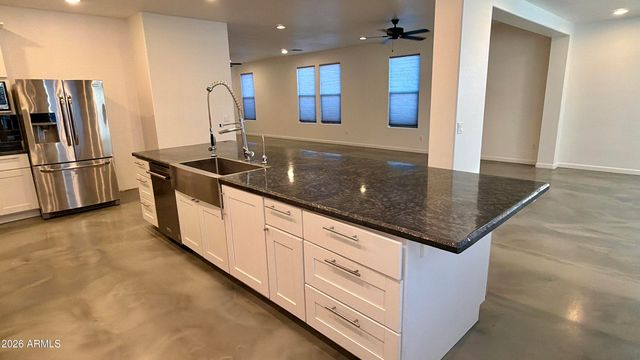 4243 E GLENEAGLE Drive, Chandler, AZ 85249