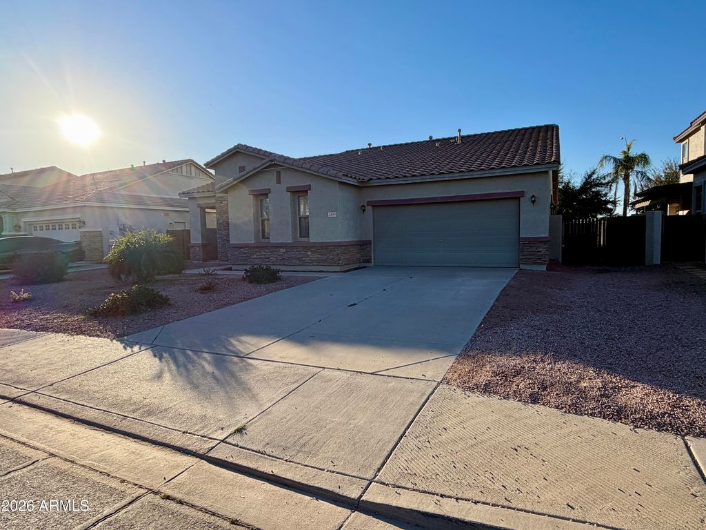 4243 E GLENEAGLE Drive, Chandler, AZ 85249