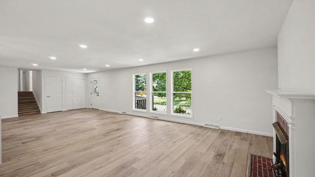 3401 Farmington Road, Lexington, KY 40503