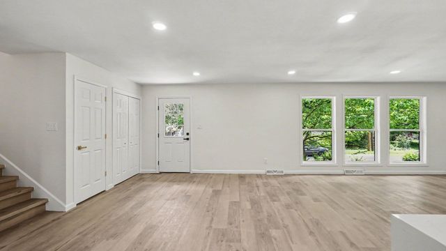 3401 Farmington Road, Lexington, KY 40503