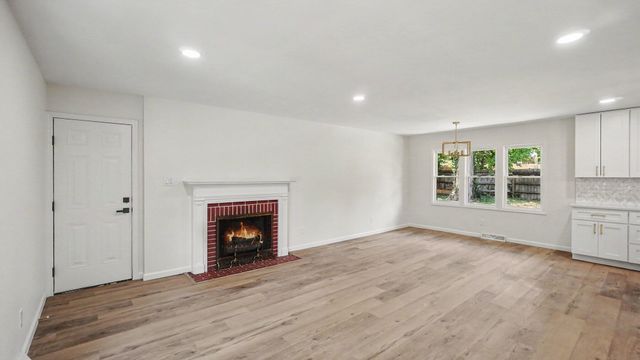 3401 Farmington Road, Lexington, KY 40503