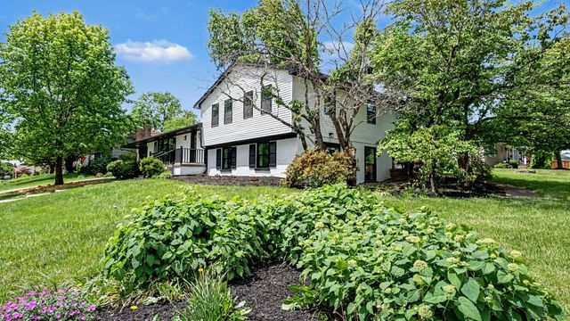 3401 Farmington Road, Lexington, KY 40503