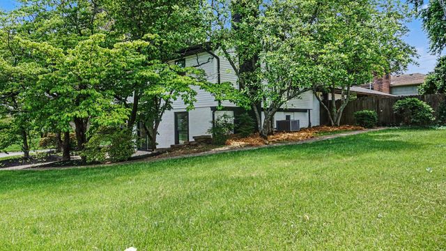 3401 Farmington Road, Lexington, KY 40503