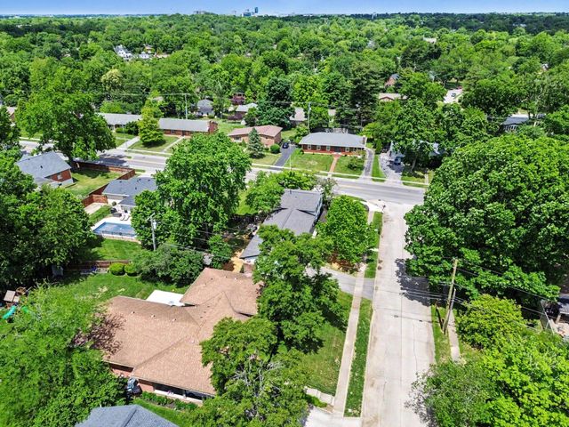 3401 Farmington Road, Lexington, KY 40503