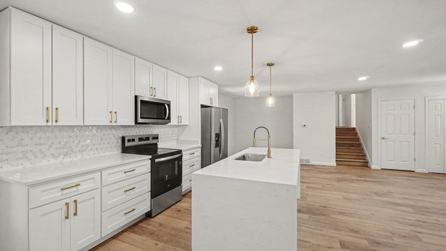 3401 Farmington Road, Lexington, KY 40503