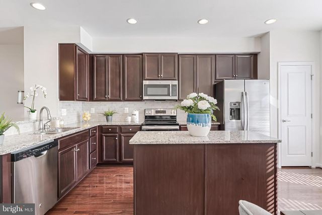 1725 DOROTHY LN, Woodbridge, VA 22191