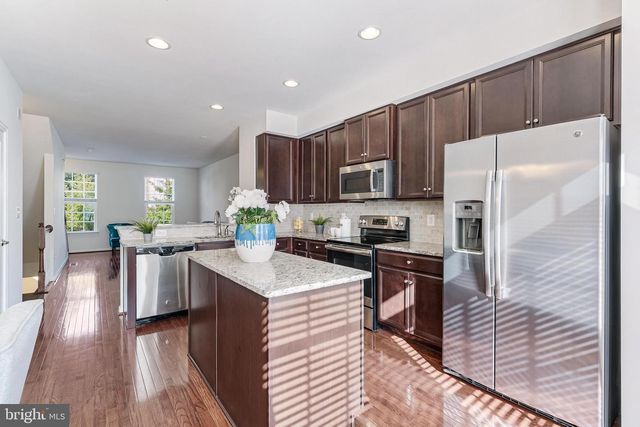 1725 DOROTHY LN, Woodbridge, VA 22191