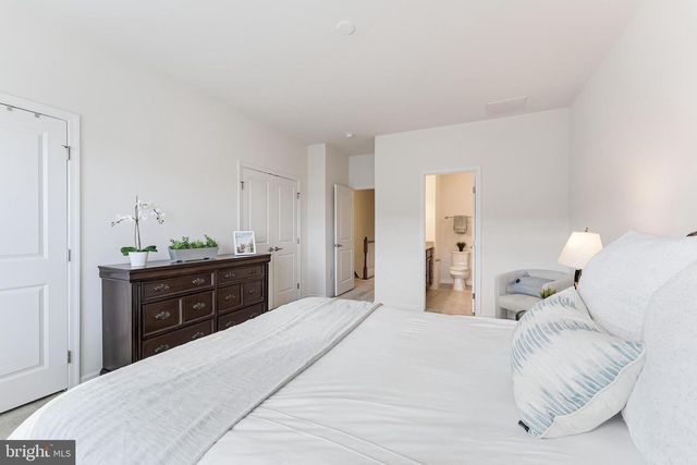 1725 DOROTHY LN, Woodbridge, VA 22191