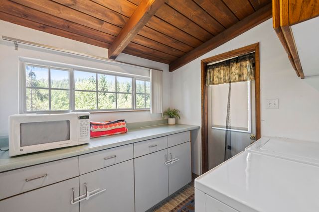 21815 Confidence Road, Twain Harte, CA 95383