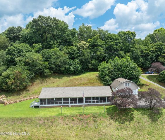 4122 Fairview Road, Andrews, NC 28901