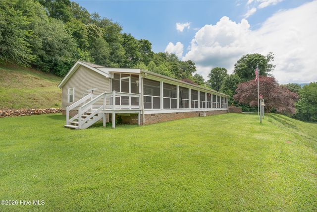 4122 Fairview Road, Andrews, NC 28901