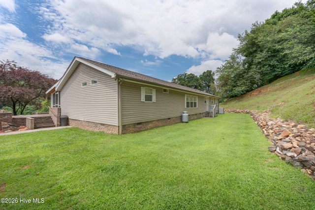 4122 Fairview Road, Andrews, NC 28901