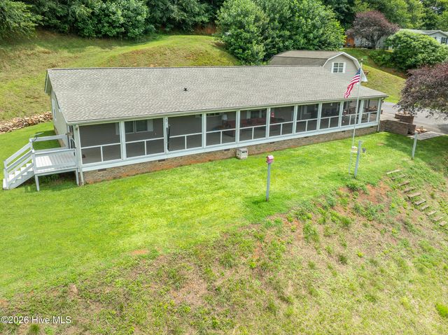 4122 Fairview Road, Andrews, NC 28901