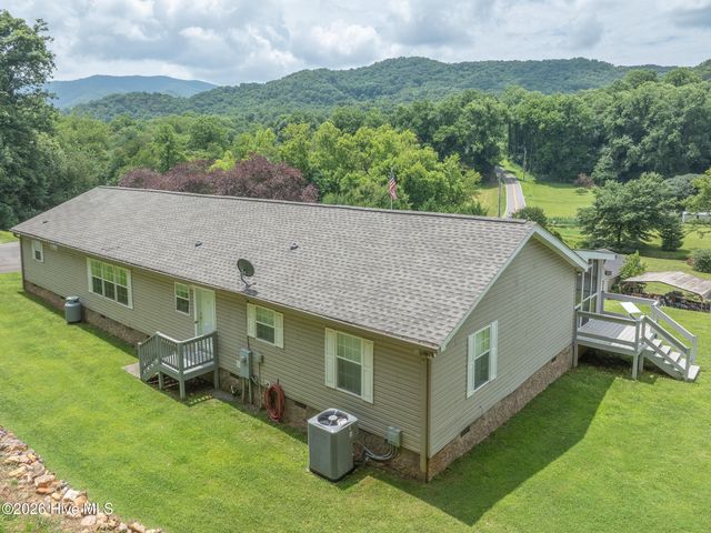 4122 Fairview Road, Andrews, NC 28901