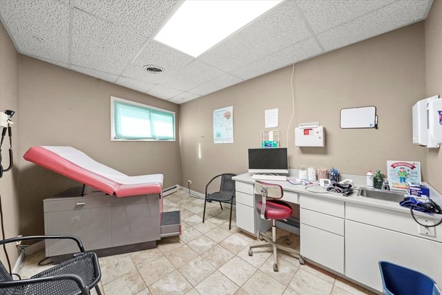 6067 N Northwest Highway, Chicago, IL 60631