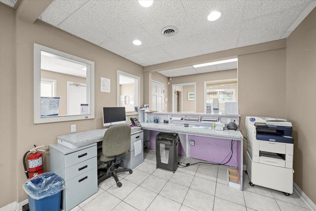 6067 N Northwest Highway, Chicago, IL 60631