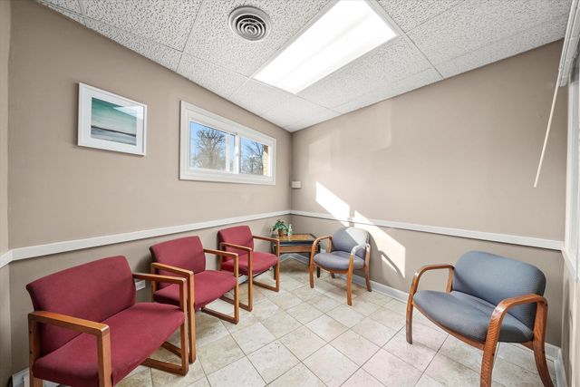 6067 N Northwest Highway, Chicago, IL 60631