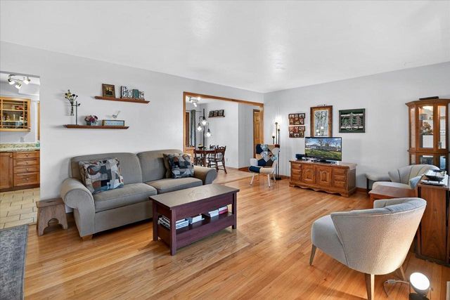 5017 E Buckeye Road, Madison, WI 53716