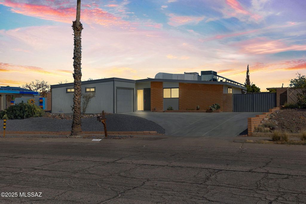 2515 S Kevin Drive, Tucson, AZ 85748