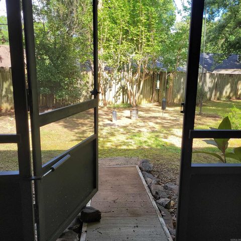 2 Oak Forest Cove, Maumelle, AR 72113