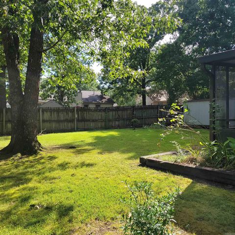 2 Oak Forest Cove, Maumelle, AR 72113