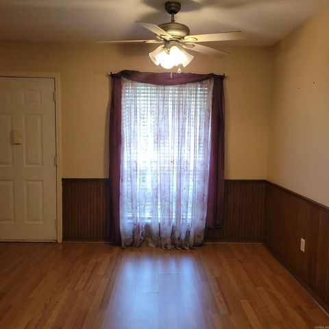 2 Oak Forest Cove, Maumelle, AR 72113
