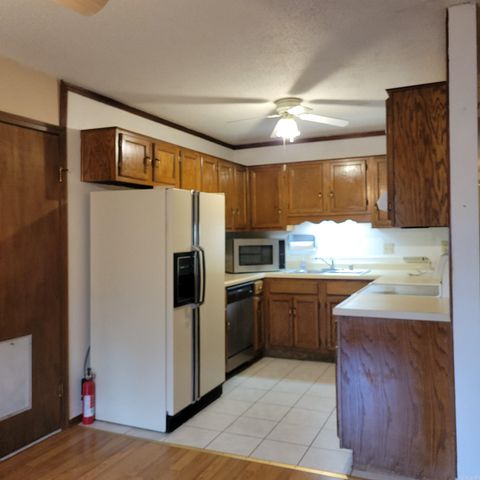 2 Oak Forest Cove, Maumelle, AR 72113
