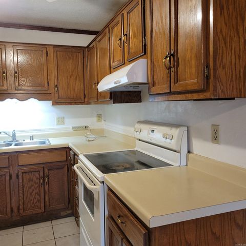 2 Oak Forest Cove, Maumelle, AR 72113