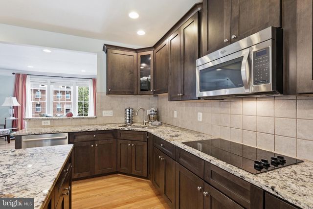 20200 CENTER BROOK SQ, Sterling, VA 20165