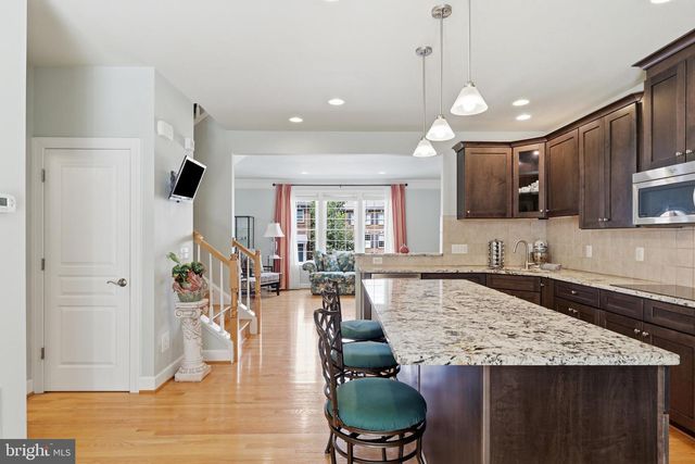 20200 CENTER BROOK SQ, Sterling, VA 20165