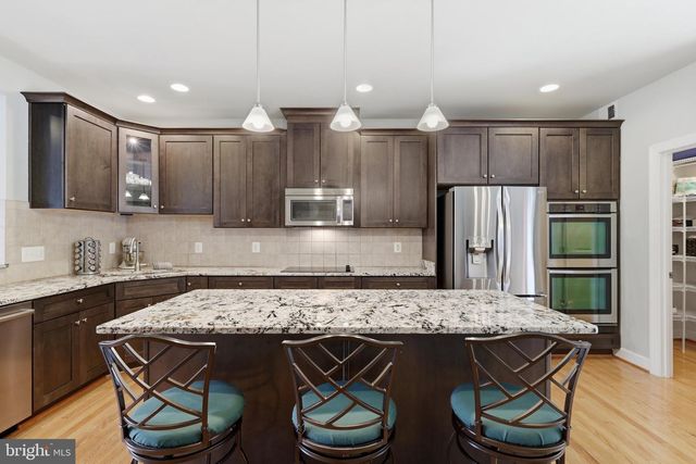 20200 CENTER BROOK SQ, Sterling, VA 20165