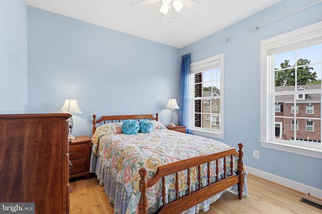 20200 CENTER BROOK SQ, Sterling, VA 20165
