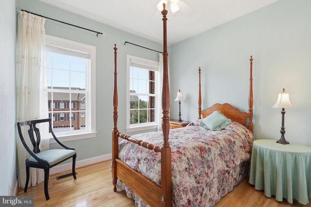 20200 CENTER BROOK SQ, Sterling, VA 20165