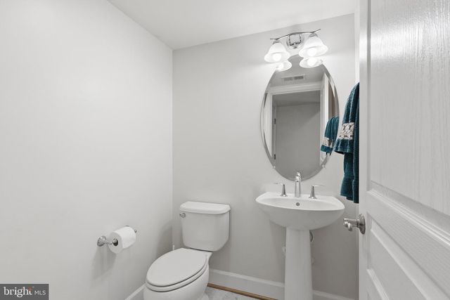 20200 CENTER BROOK SQ, Sterling, VA 20165