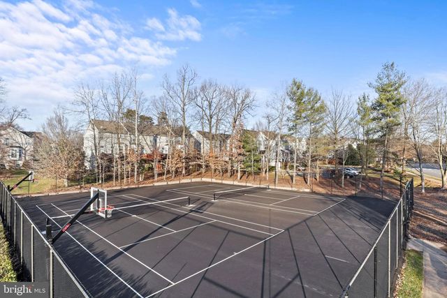 20200 CENTER BROOK SQ, Sterling, VA 20165