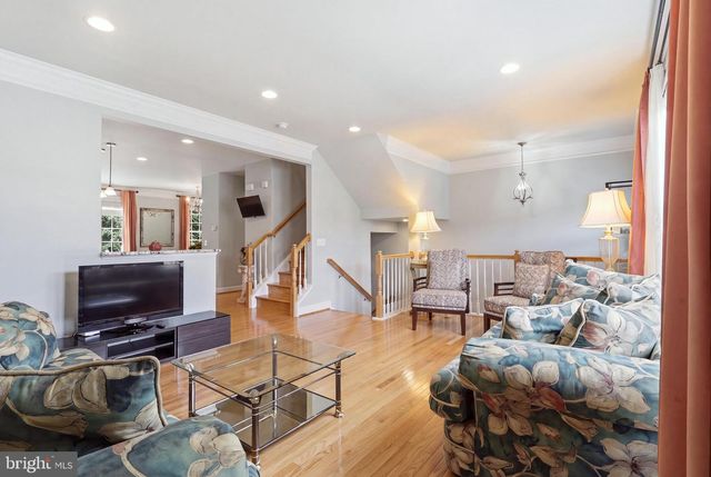 20200 CENTER BROOK SQ, Sterling, VA 20165