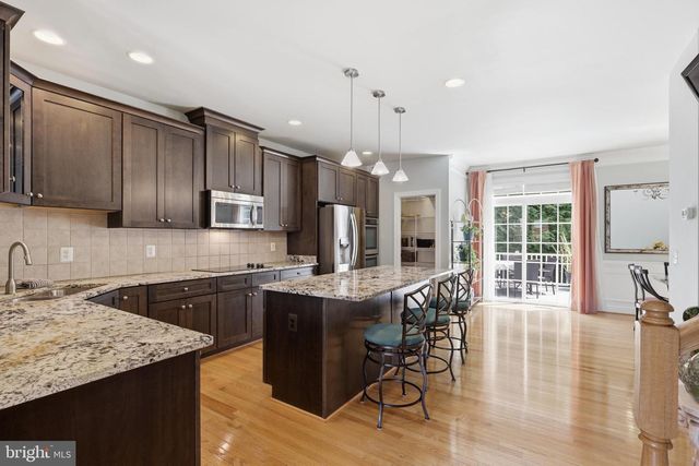 20200 CENTER BROOK SQ, Sterling, VA 20165