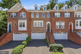 20200 CENTER BROOK SQ, Sterling, VA 20165