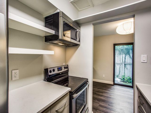 1300 Fairview Avenue E, Houston, TX 77006